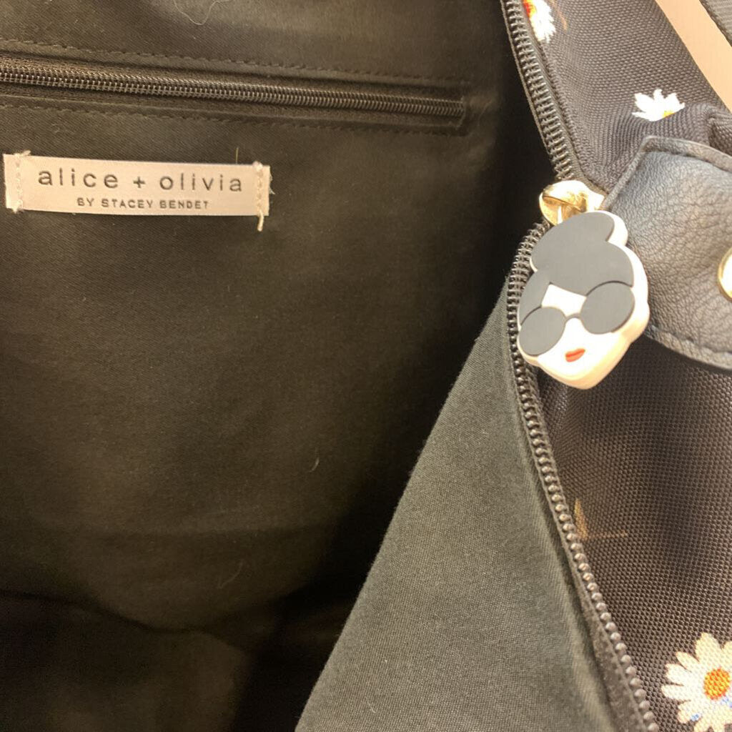 Daisy Travel Bag
