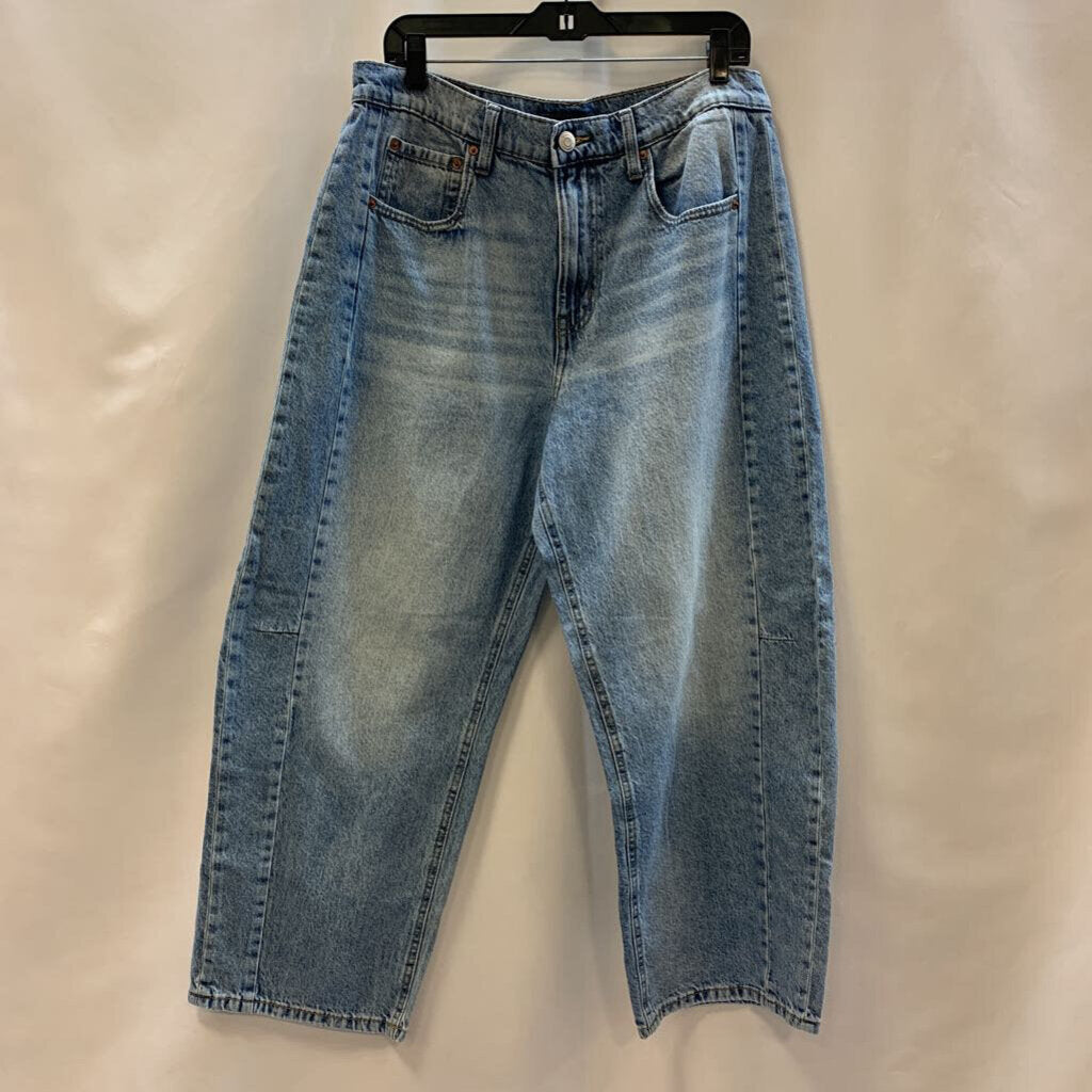Pants: Barrel Leg lLight Wash Jeans